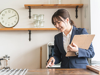 認定遺品整理士多数在籍、遺品整理のプロにお任せ！不用品・故人の大切な品物を丁寧に仕分け、貴重品検索・遺品買取・特殊清掃など 対応可能なサービス：生前整理